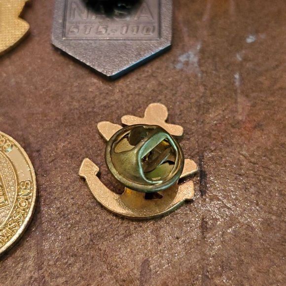 NASA Space Shuttle Mission Pins - Picture 11 of 12